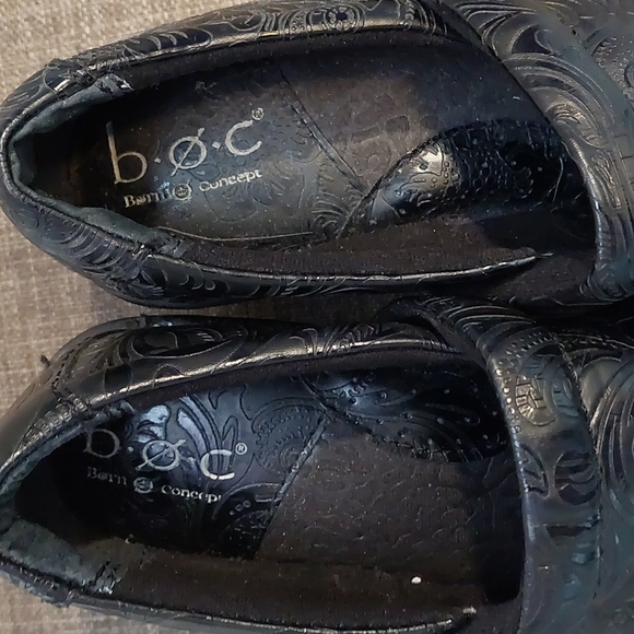 Tooled Look Clogs - Picture 4 of 7